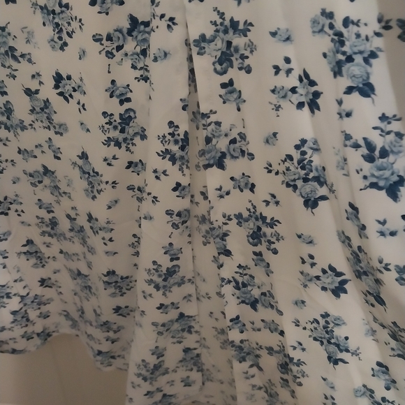 White and blue dress - Picture 5 of 5